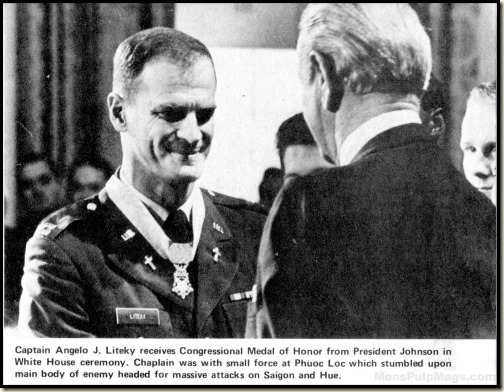 Charlie Liteky getting Medal of Honor 